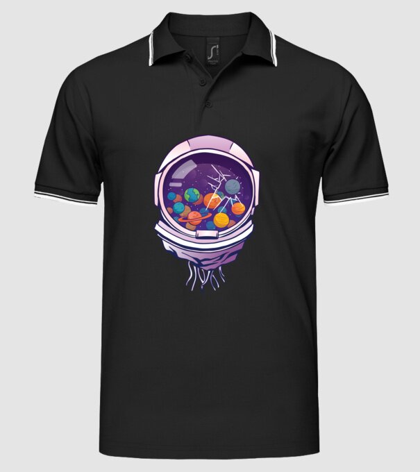 Cască de astronaut model negru pe tricou