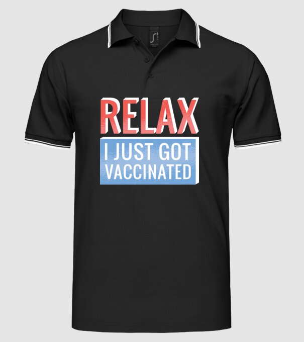 Fii calm, sunt vaccinat model negru pe tricou