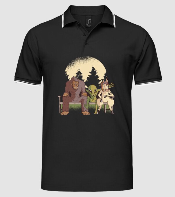 Creaturi mitice model negru pe tricou