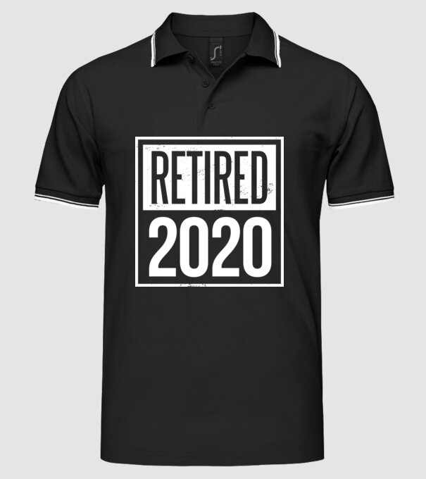 model negru pe tricou
