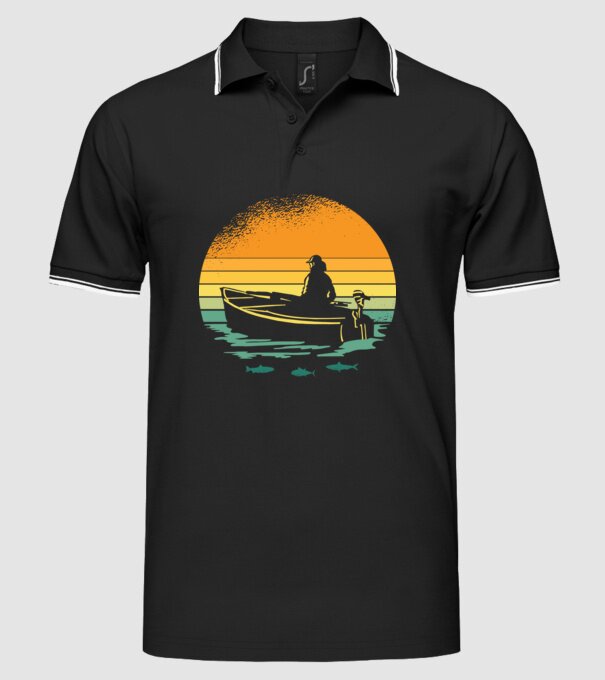 Retro cu Barcă model negru pe tricou