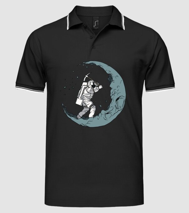 Astronaut pe Lună model negru pe tricou