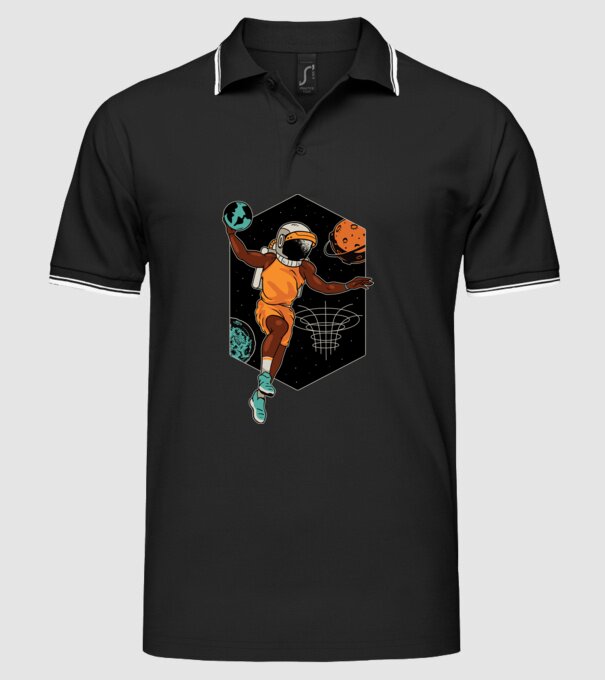 Astronaut Baschetbalist model negru pe tricou