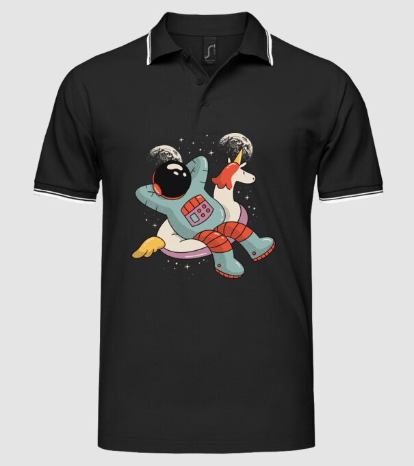 Odihnă Astronaut model negru pe tricou