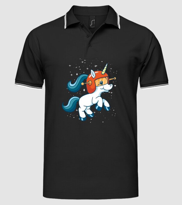 Unicorn Astronaut model negru pe tricou