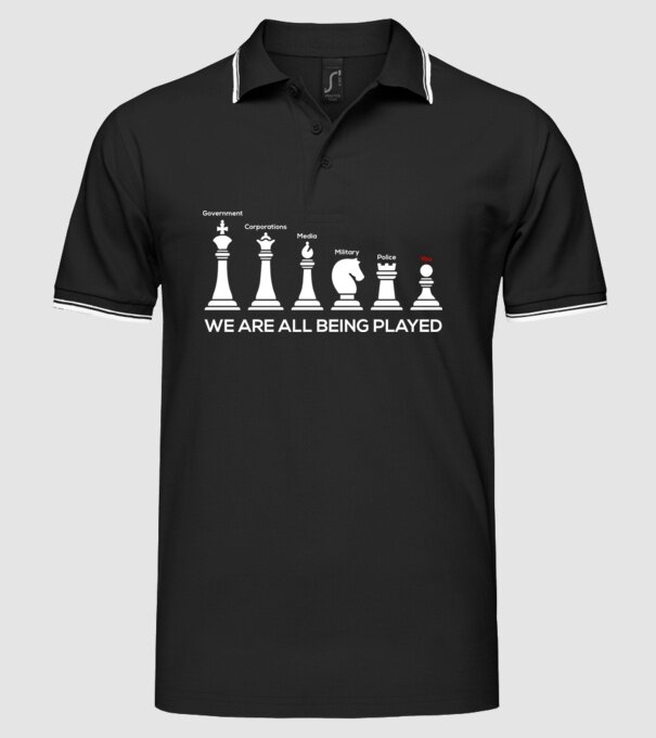 We are all being played model negru pe tricou