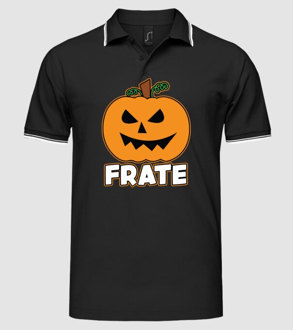 frate model negru pe tricou
