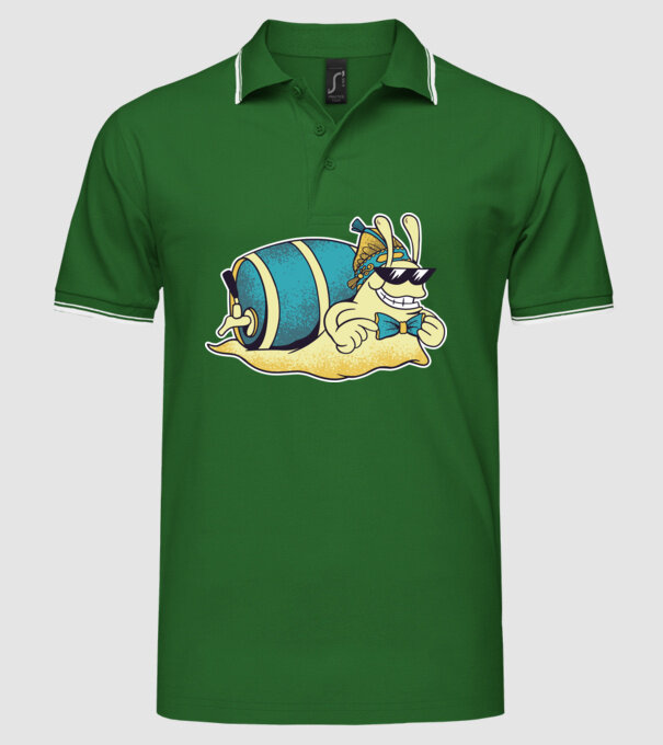 Melc model verde pe tricou