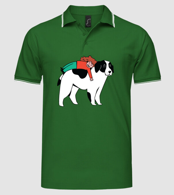 Fetiță cu câine model verde pe tricou