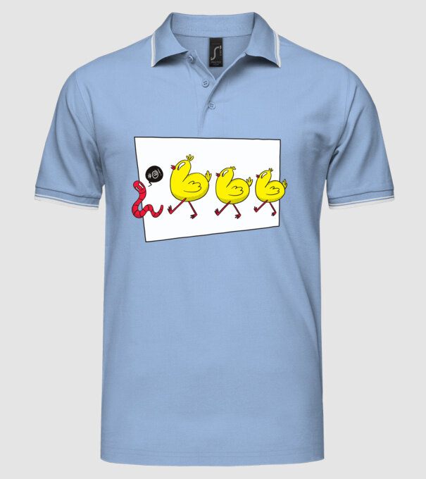 Pui cu vierme model albastru deschis pe tricou