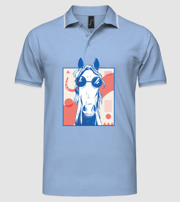 Cal Hippy model albastru deschis pe tricou