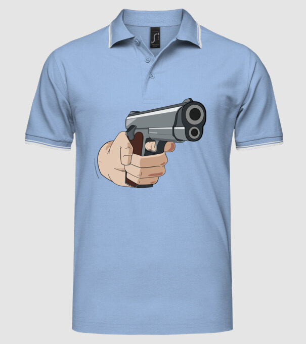 Pistol model albastru deschis pe tricou