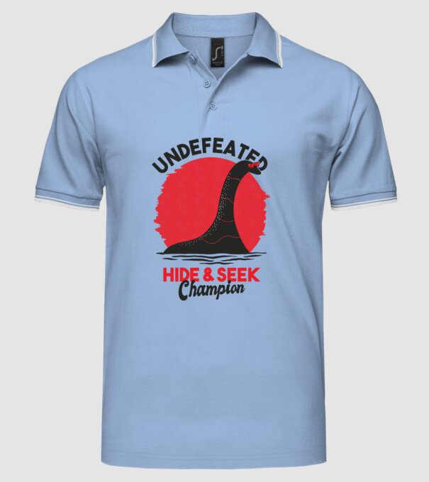 Undefeated Hide & Seek Champion model albastru deschis pe tricou