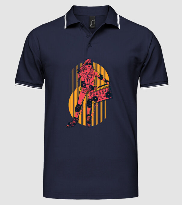 Fată skate model albastru închis pe tricou