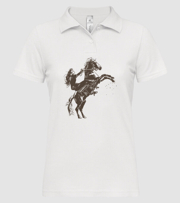 Fată cu cal model alb pe tricou
