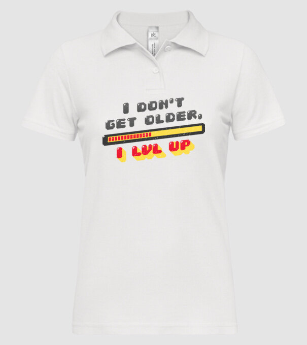 Eu nu îmbătrânesc, trec la nivelul următor Gamer, tricou zi naștere model alb pe tricou