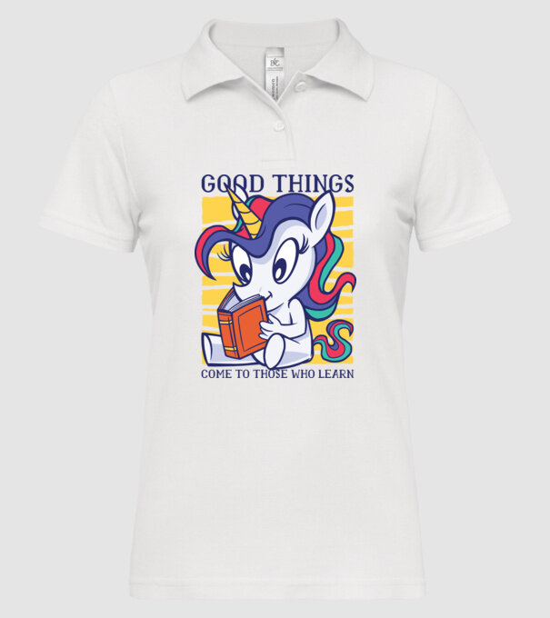 Student unicorn model alb pe tricou