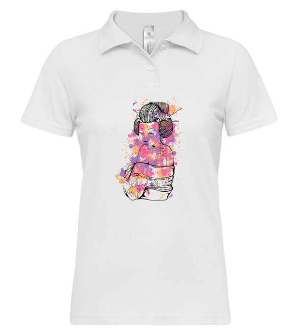  model  pe tricou