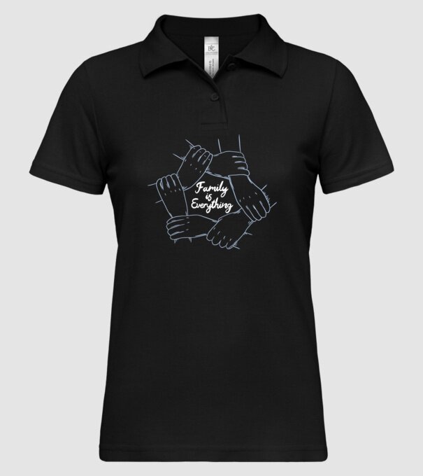 Familia este totul model negru pe tricou