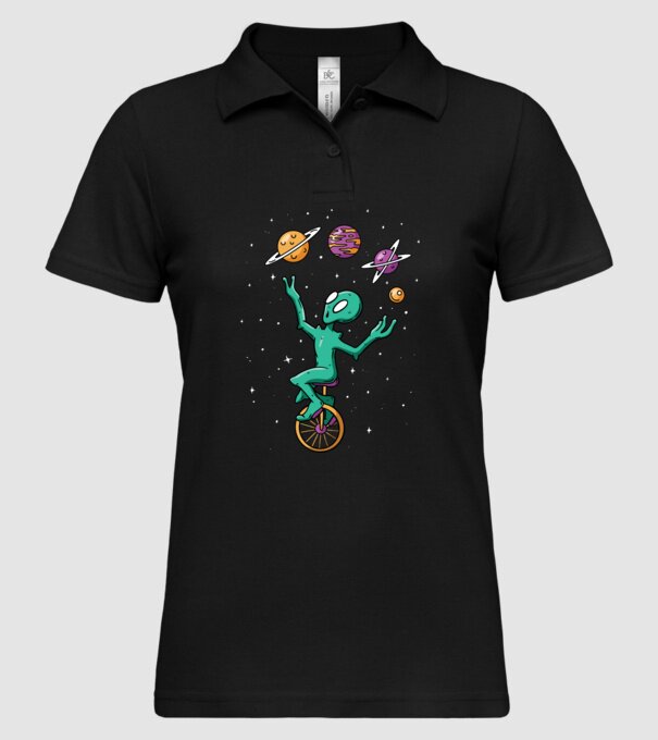 Jongler Alien model negru pe tricou