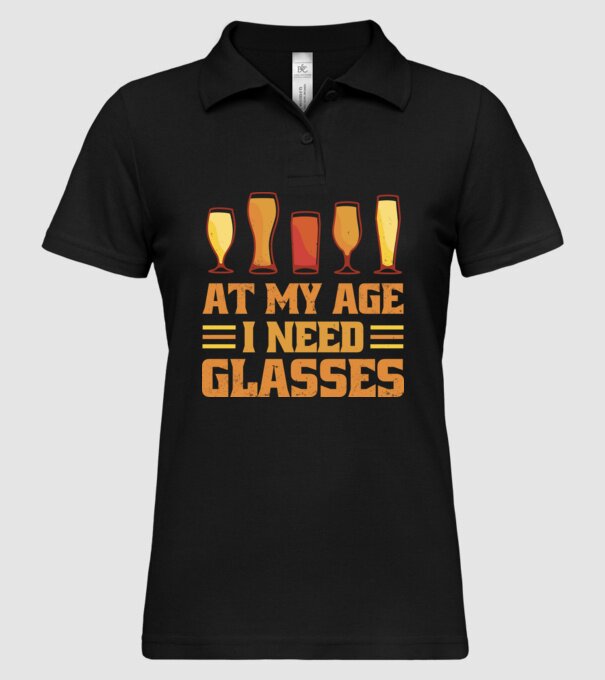 At my age i need glasses model negru pe tricou