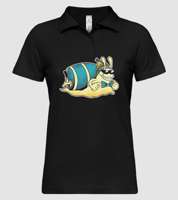 Melc model negru pe tricou