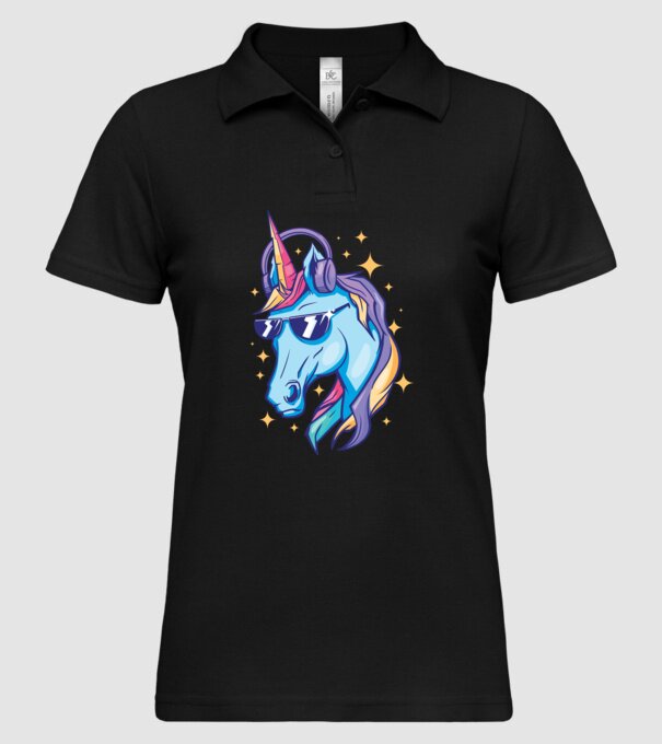 Unicorn strălucitor cu căști model negru pe tricou
