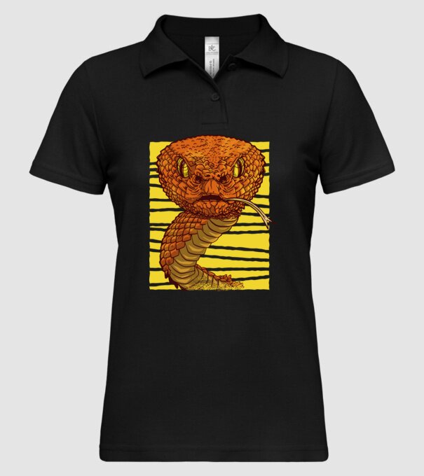 Cap de șarpe model negru pe tricou