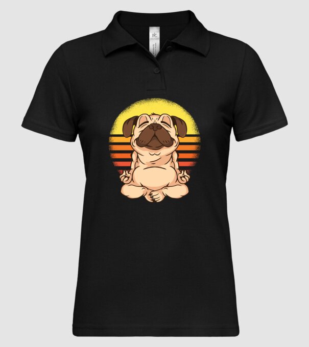 Mops Yoga tricou model negru pe tricou