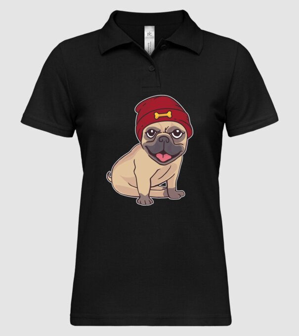Mops cu șapcă model negru pe tricou