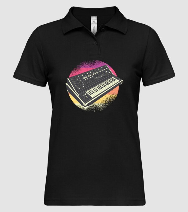 Sintetizator retro model negru pe tricou
