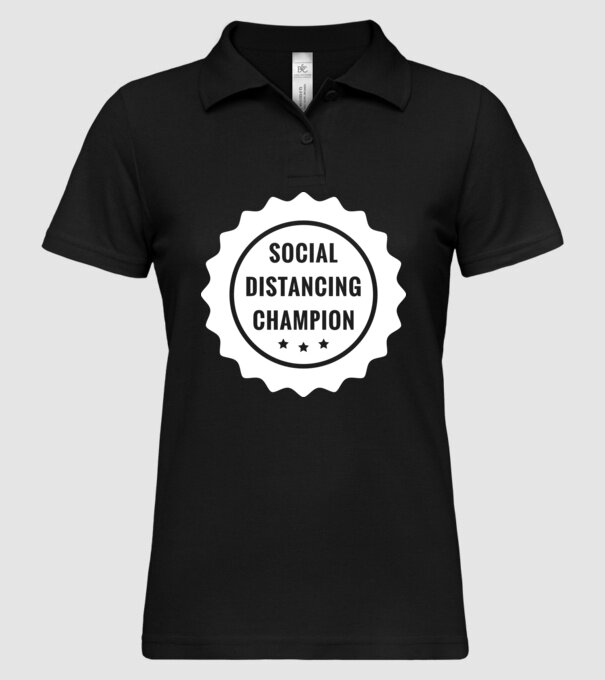 Social distancing champion model negru pe tricou