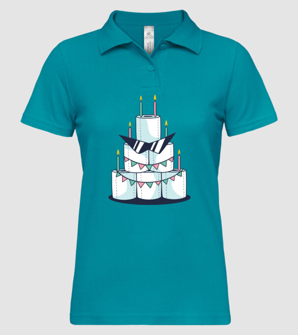 Tort de zi de naștere din hârtie igienică model turcoaz pe tricou