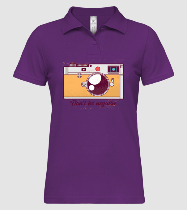 'Don''t be negative - tricou cu fotografie' model mentă pe tricou