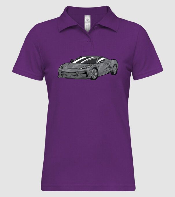 Mașină sport model mentă pe tricou