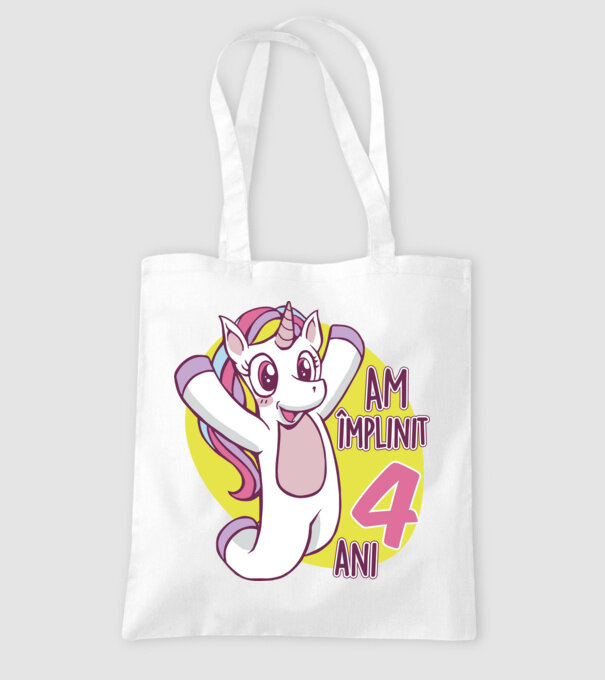 Am împlinit 4 ani model alb pe tricou