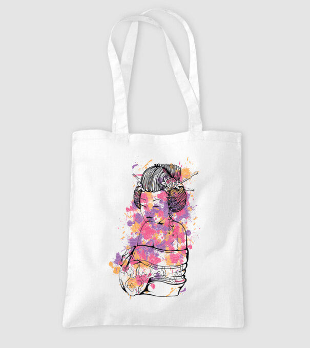 Geisha colorată model alb pe tricou