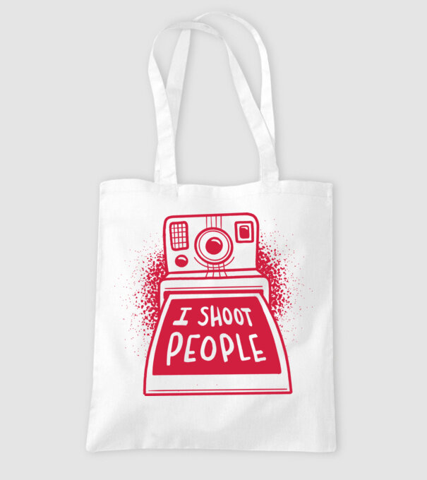 I shoot people - Fotograf model alb pe tricou