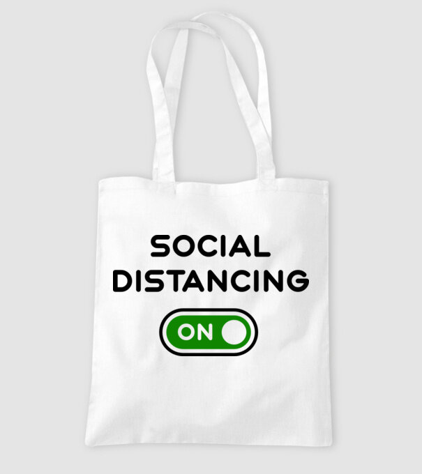 Social distancing on model alb pe tricou