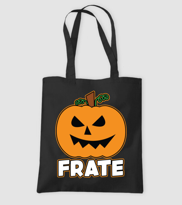 frate model negru pe tricou