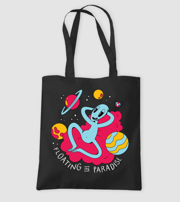 Alien Chill model negru pe tricou
