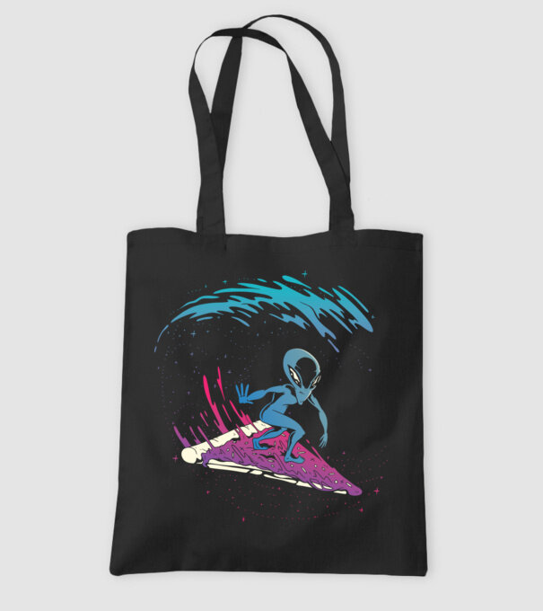 Alien Pizza Surf tricou amuzant model negru pe tricou