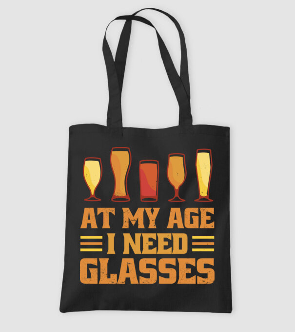 At my age i need glasses model negru pe tricou
