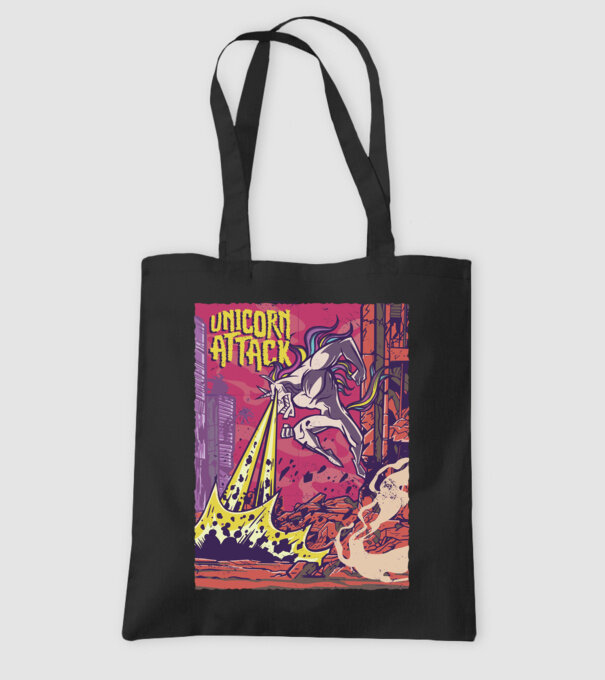 Atacul Unicornului model negru pe tricou