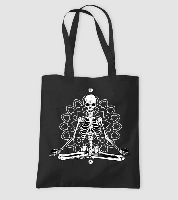 Schelet Yoga model negru pe tricou