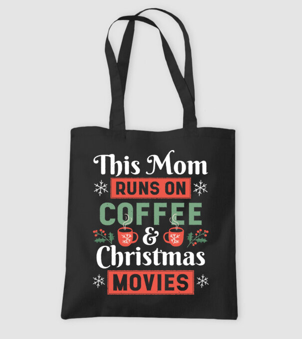 Această mamă funcționează cu cafea și filme de crăciun model negru pe tricou