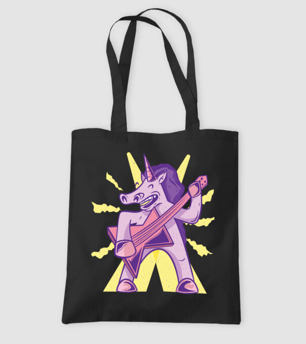 Unicorn cu chitara model negru pe tricou
