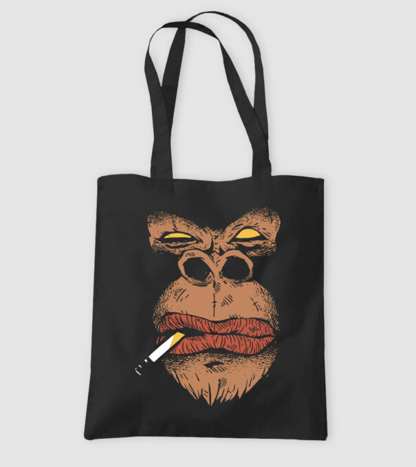 Cap de gorilă cu țigară model negru pe tricou