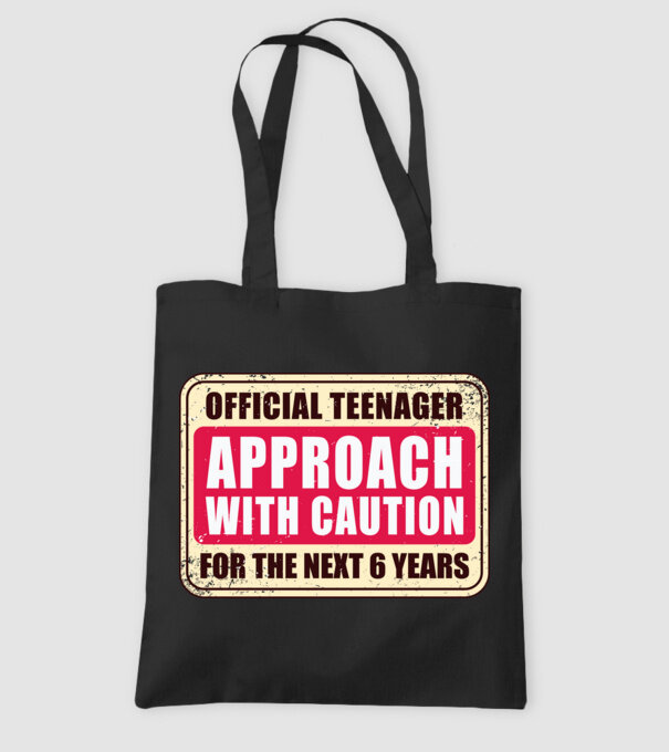 Adolescent oficial Abordați cu prudență model negru pe tricou