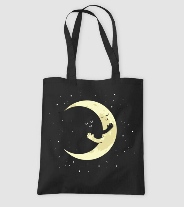 Luna și Soarele îmbrățișare model negru pe tricou